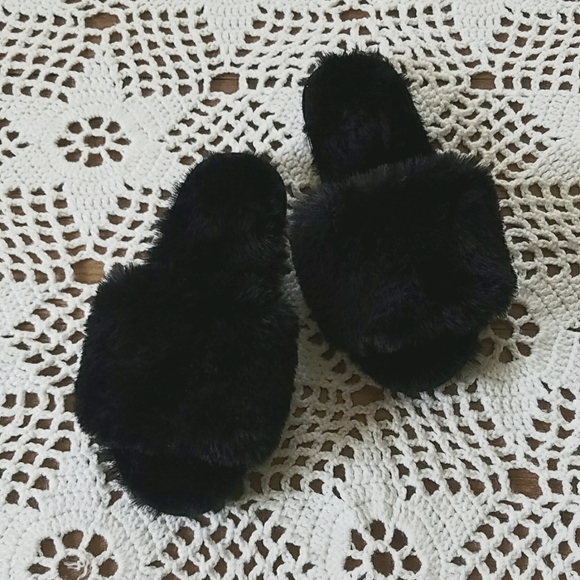 Fuzzy Wuzzy Slides Slippers - Picture 1 of 4
